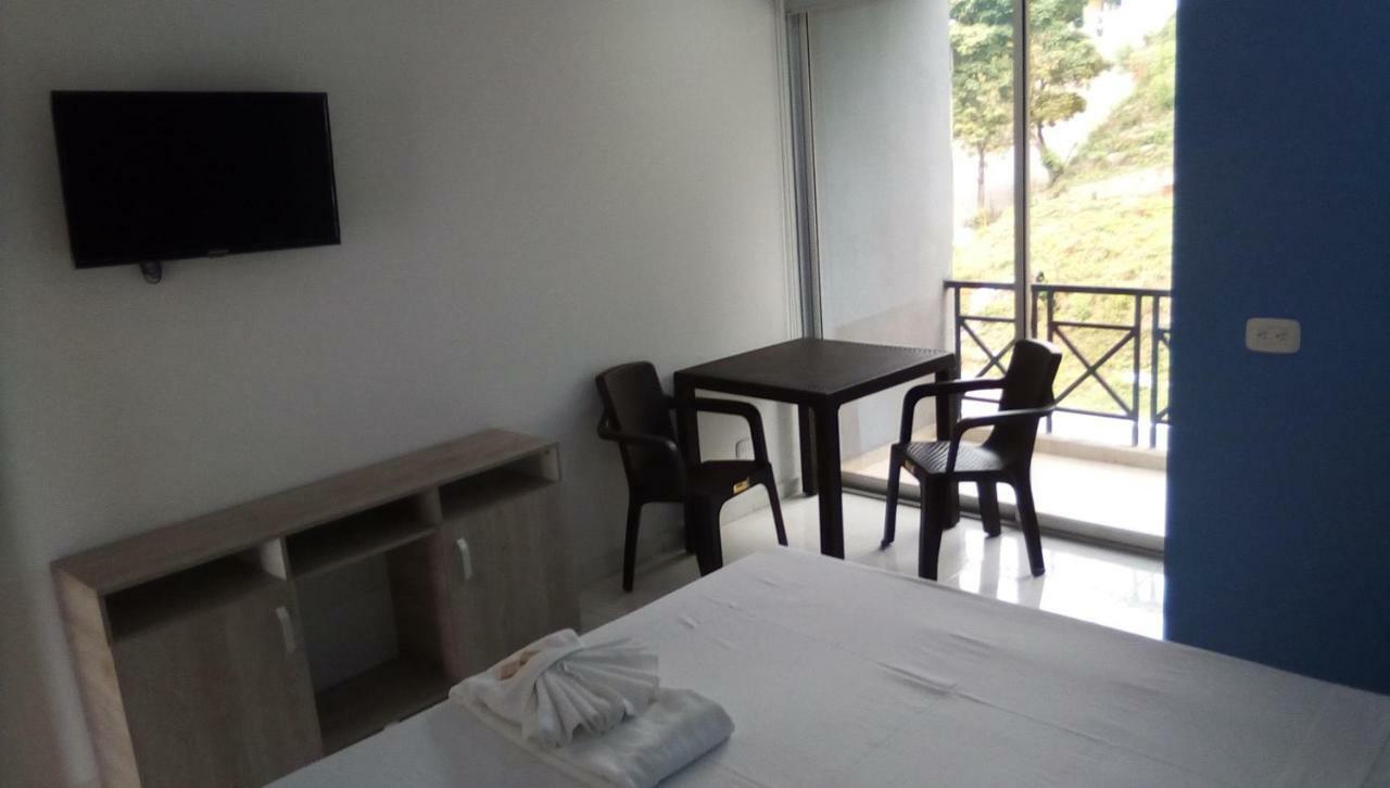 Okawango Hotel 吉拉尔多特 外观 照片